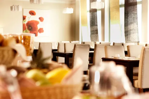 Hotel Kiel by Golden Tulip Restauration Photos