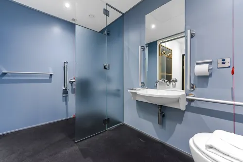 The Z Hotel Trafalgar Photos