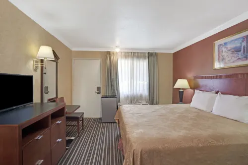 Buena Park Inn Zimmer Photos