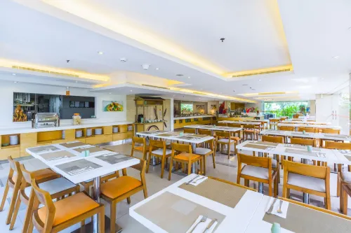 Harris Hotel Kuta Galleria - Bali Ăn uống Photos