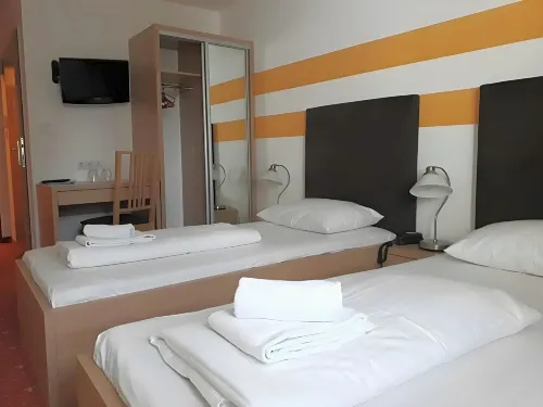 Lenas Donau Hotel Photos