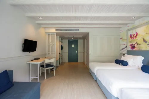 Hotel Tide Phuket Beach Front Photos
