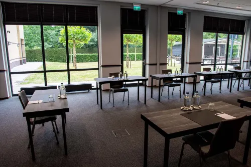 Courtyard Amsterdam Airport Business Facilities Photos
