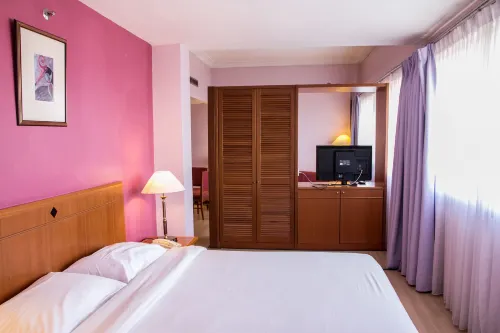 Premier Hotel Kamar Photos