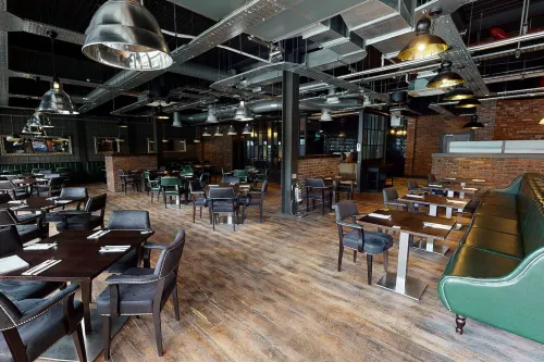 Village Hotel Glasgow Restauration Photos