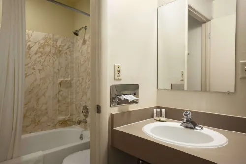 Super 8 by Wyndham Idaho Falls Rooms Photos