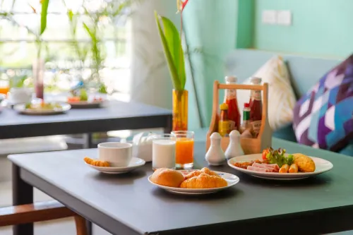 Pinnacle Lumpinee Park Hotel Restauration Photos