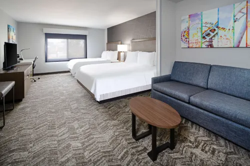 Best Western Valencia/Six Flags Inn & Suites Photos