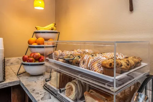 Pacific Inn Monterey Dining Photos