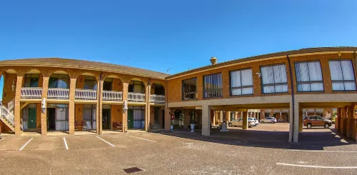 Cumberland Motor Inn Exterior Photos