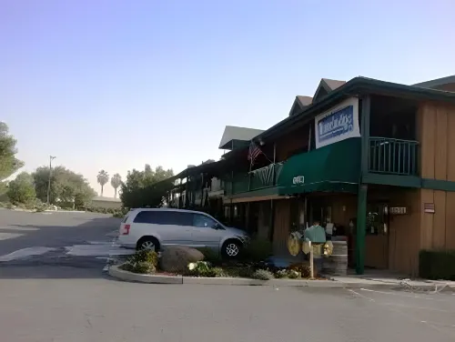 Travelodge by Wyndham Lemoore Near Naval Air Station Exterior Photos