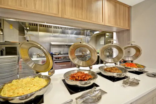 Hilton Garden Inn Ridgefield Park Restauration Photos