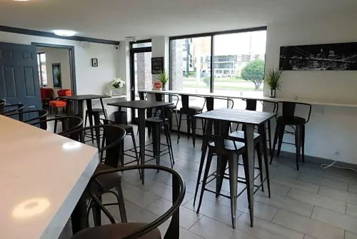 Hotel 10 Extended Stay Dining Photos
