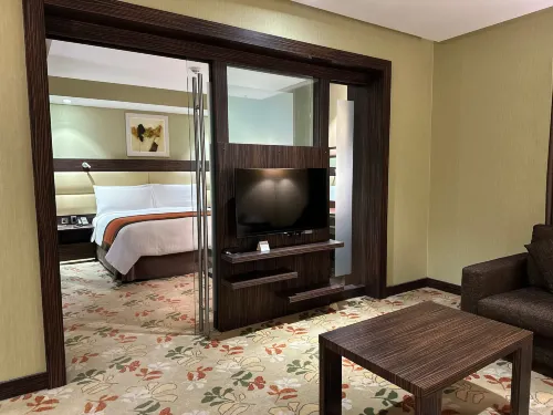 Crowne Plaza Kuwait Al Thuraya City Chambres Photos