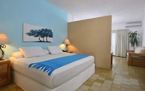 Emperador Vallarta Beachfront Hotel and Suites Rooms Photos
