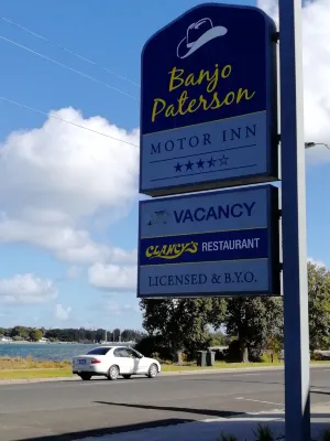 Banjo Paterson Motor Inn Photos