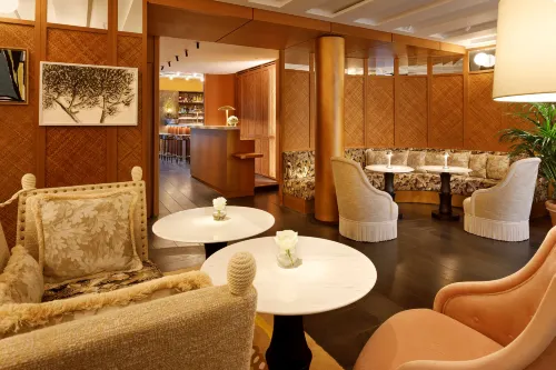 Le Belgrand Hotel Paris Champs Elysees, Tapestry Collection by Hilton Yleiset tilat Photos