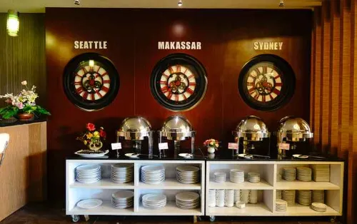 Empress Hotel Makassar City Center by Life Makanan Photos