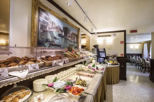 Ai Mori d'Oriente Dining Photos