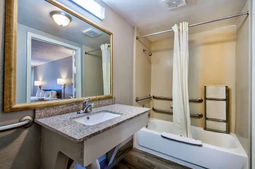 Motel 6 Birmingham, Al - Medical Center Photos