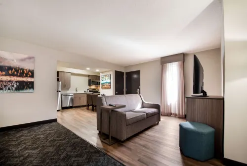 Best Western Fishkill Inn  Suites Rooms Photos