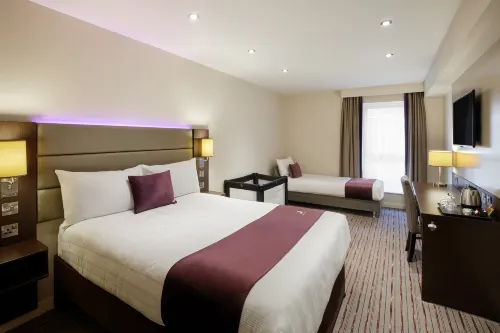 Premier Inn London Southwark (Southwark Station) Photos