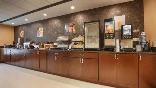 Best Western Springfield West Inn Dining Photos