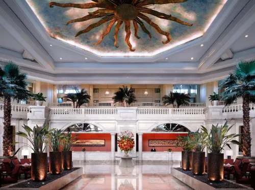 The Peninsula Manila Area Publik Photos