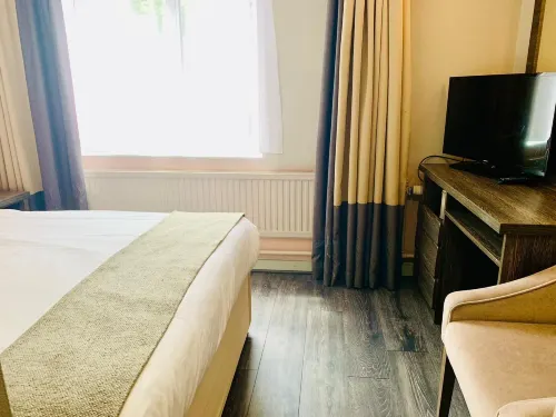 Hotel Lily Photos
