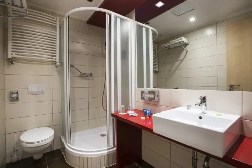 Promenade City Hotel Rooms Photos