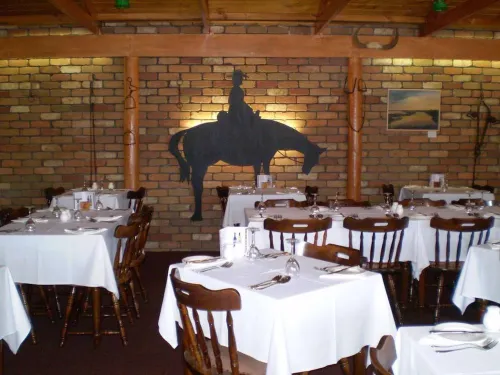 Banjo Paterson Motor Inn Dining Photos