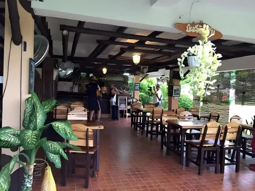 Bamboo House Resort Restauration Photos
