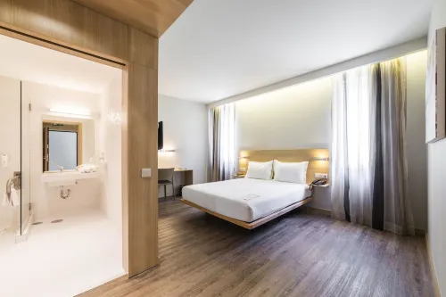 Moov Hotel Porto Centro Photos