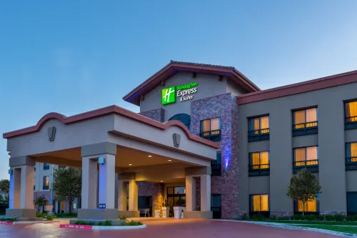 Holiday Inn Express & Suites Atascadero Exterior Photos