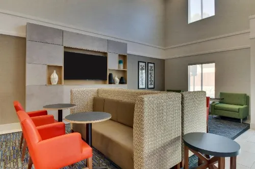 Holiday Inn Express & Suites Atlanta-Emory University Area Near Hotel Photos