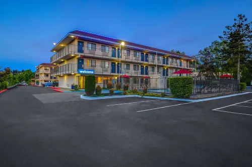 Motel 6 Kirkland, WA - North Kirkland Esterni Photos