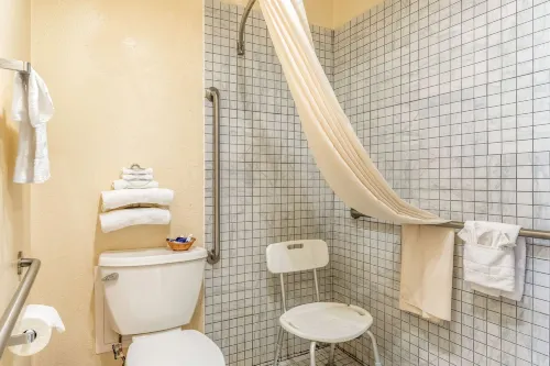 Americas Best Value Inn and Suites Flagstaff Rooms Photos