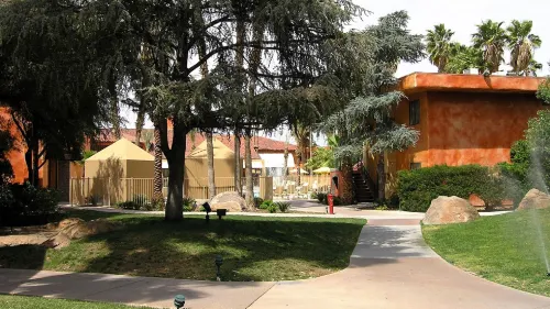 Alexis Park All Suite Resort Exterior Photos