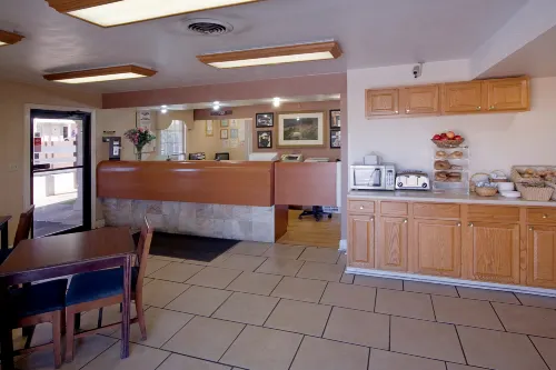 Americas Best Value Inn Tuscaloosa Restauration Photos