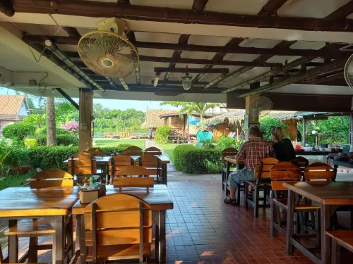 Bamboo House Resort Restauration Photos