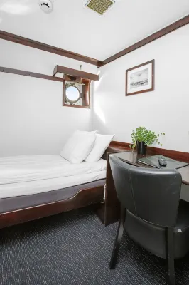 Mälardrottningen Yacht Hotel Photos