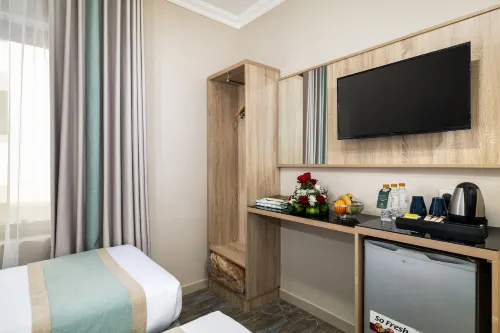 Emaar Taiba Hotel Kamar Photos