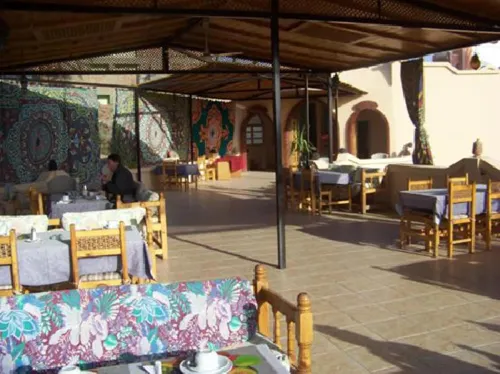 El Nakhil Hotel Restauration Photos