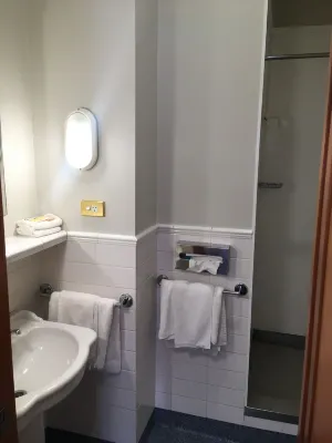 Leviathan Hotel Rooms Photos