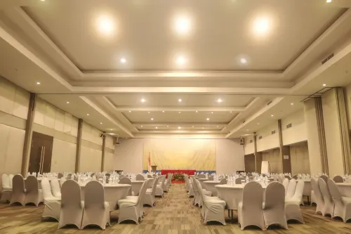 The Hills Batam Restauration Photos