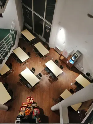 미스터 베드 샴브레이 레 투어 식사 Photos