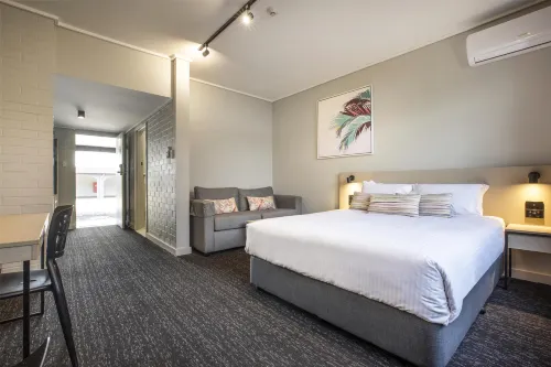 Nightcap at Springwood Hotel Rooms Photos