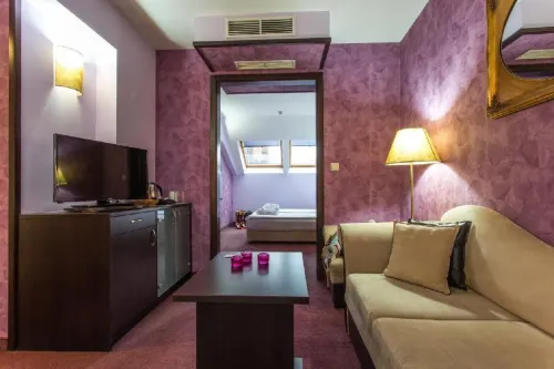 Art Plaza Hotel Photos