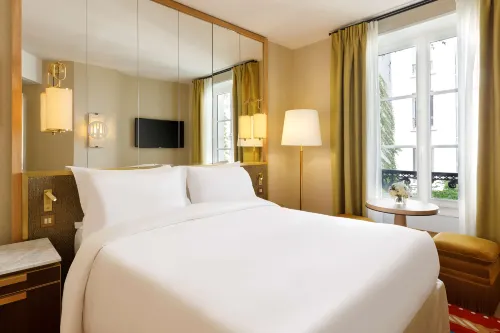 Le Belgrand Hotel Paris Champs Elysees, Tapestry Collection by Hilton À ne pas manquer Photos
