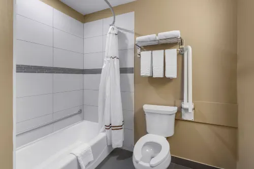 Best Western Plus Fort Saskatchewan Inn  Suites Chambres Photos